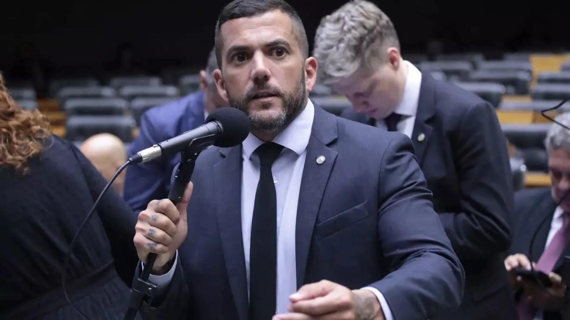 Carlos Jordy é alvo de operação da PF por suspeitas de desvio de verbas parlamentares