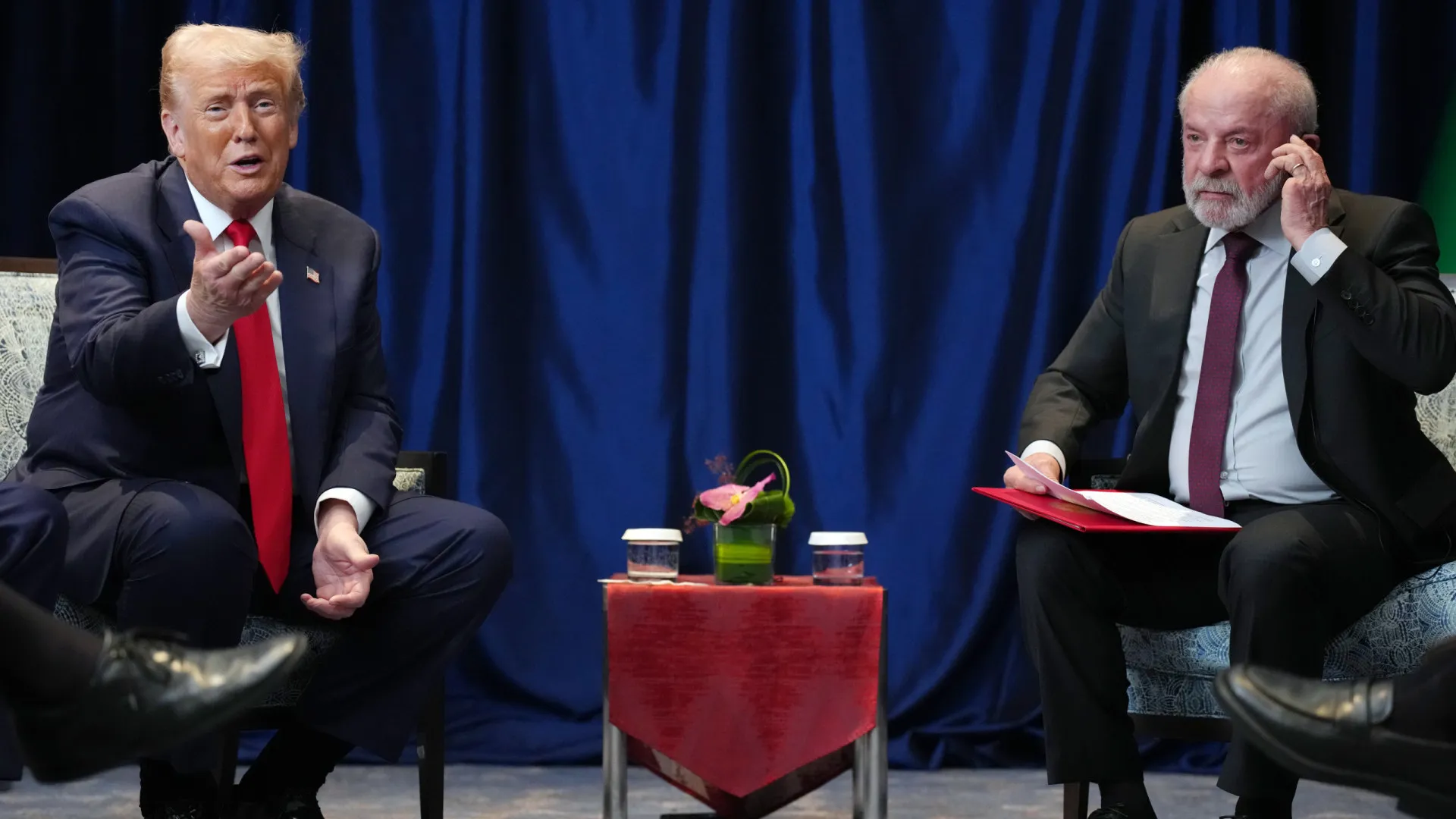 Lula afirma a Trump que diálogo é mais eficaz que a guerra