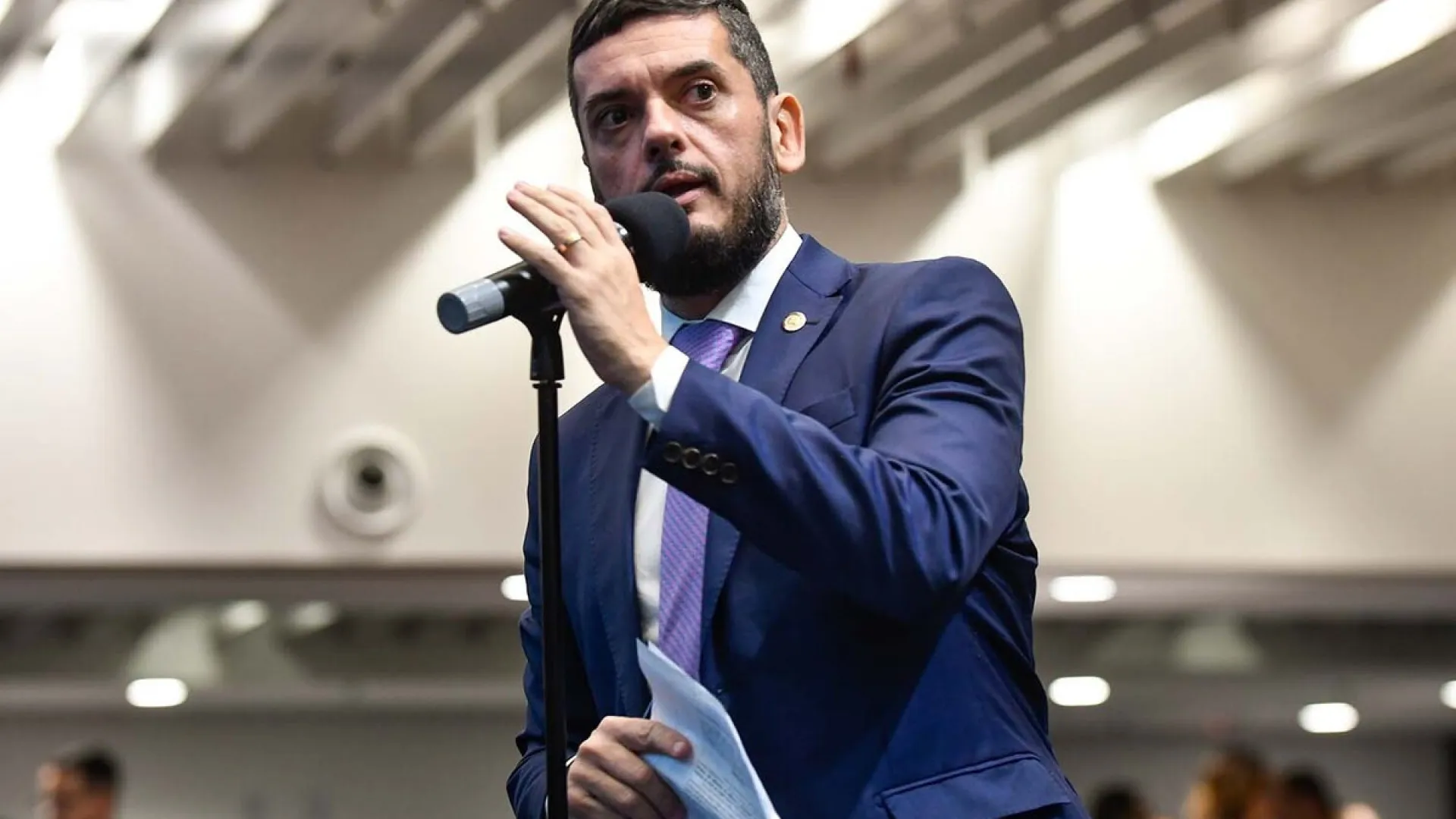 Diálogos Revelam Relação entre Bacellar e Juiz Macário em Investigação