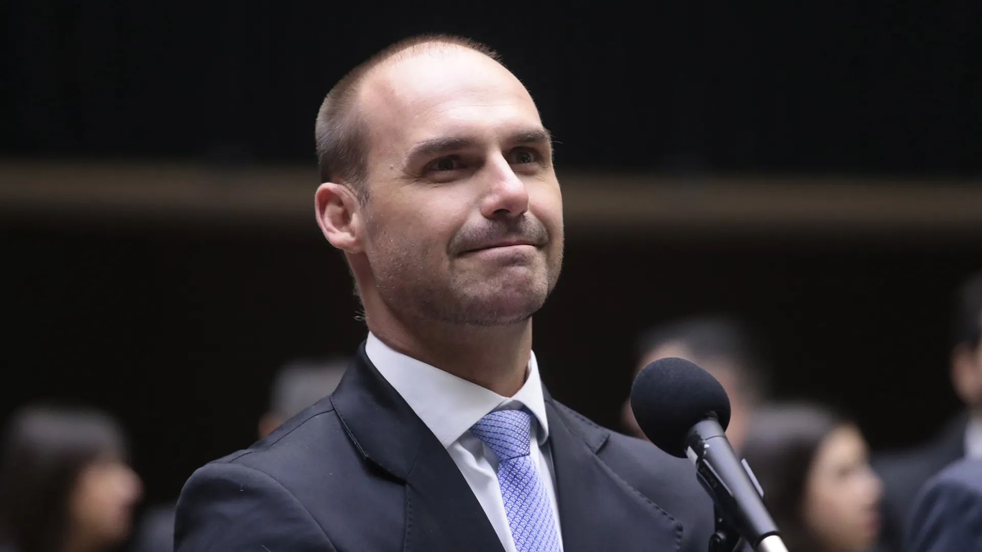 Bolsonaristas consideram recuo de Trump uma derrota para Eduardo Bolsonaro