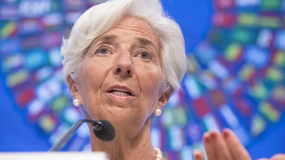 BCE manterá ajustes na política monetária para garantir inflação dentro da meta, afirma Lagarde