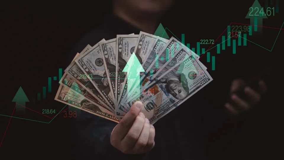 Dólar sobe novamente em meio a cautela internacional e atenção ao Comef