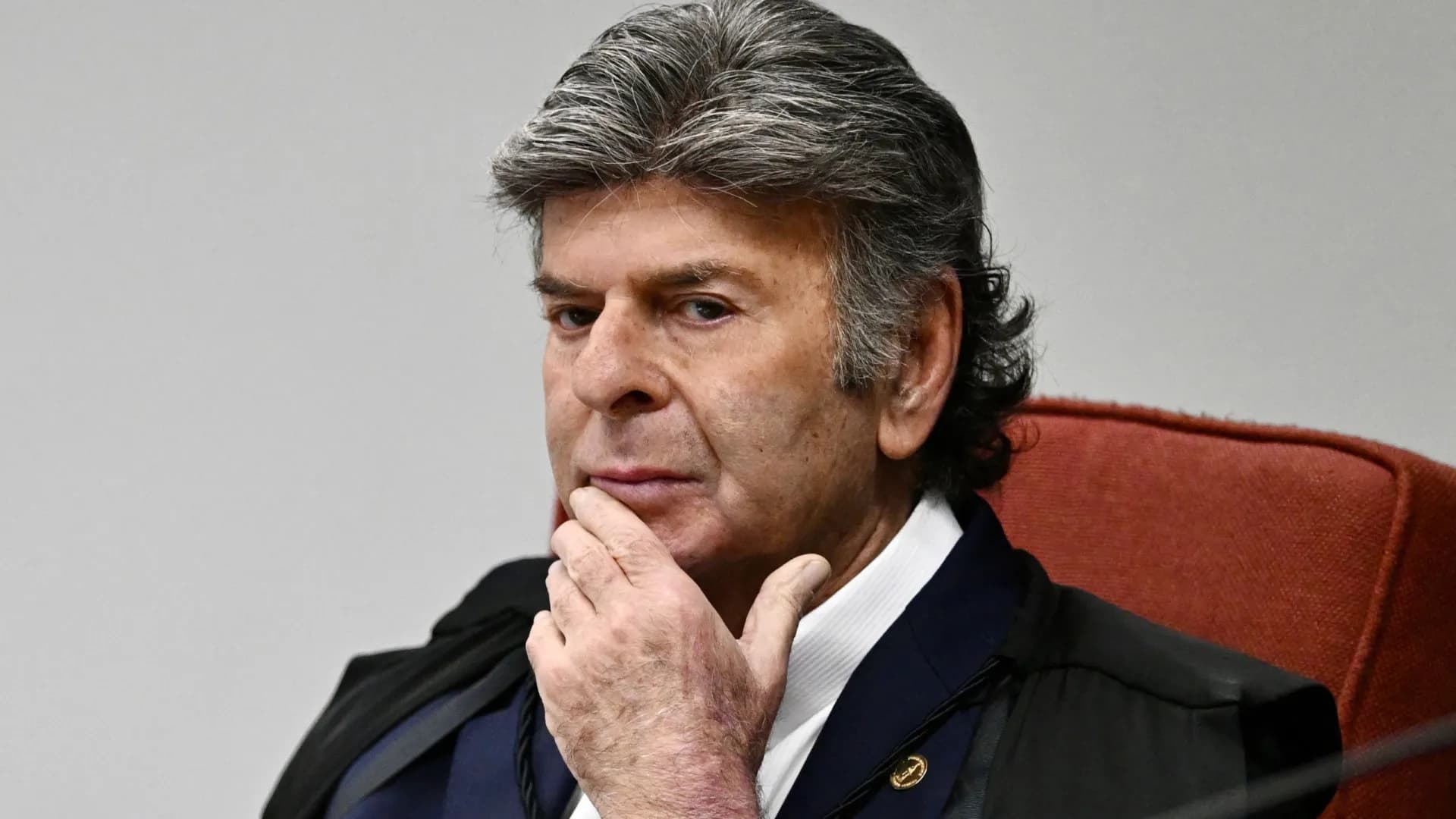 STF rejeita participação de Fux no julgamento do 'núcleo 2' do golpe; Moraes critica pedido