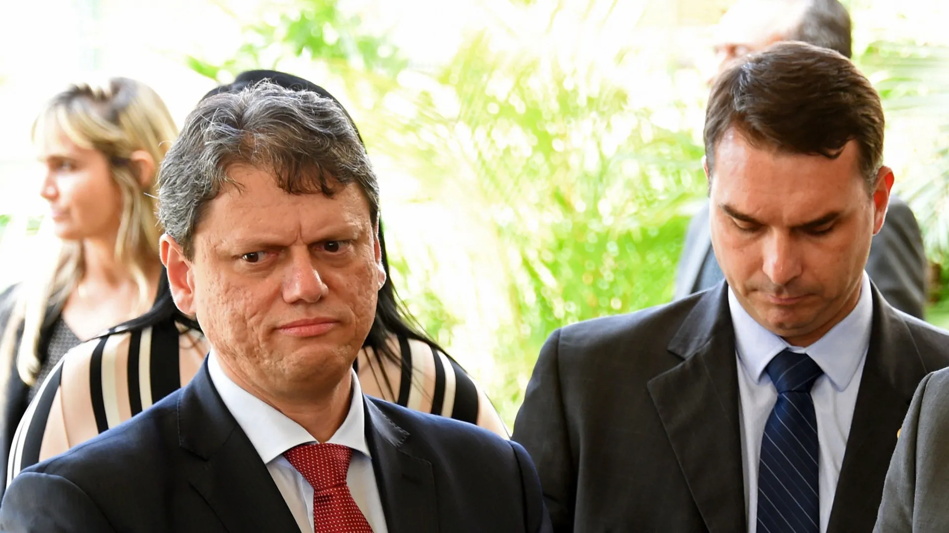 Flávio Bolsonaro reafirma candidatura à presidência como irreversível e destaca sobrenome como vantagem