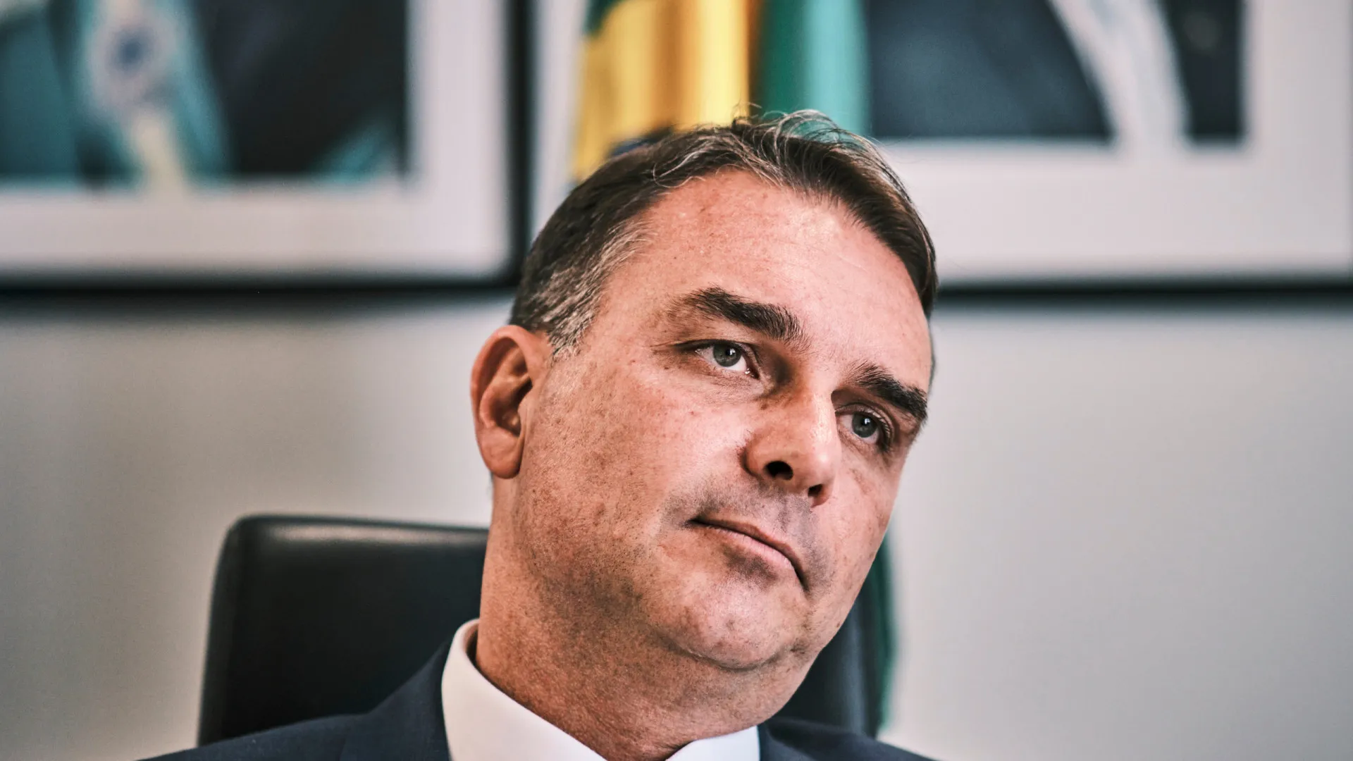 Flávio Bolsonaro considera desistir da candidatura à presidência: 'Tenho um preço para isso'