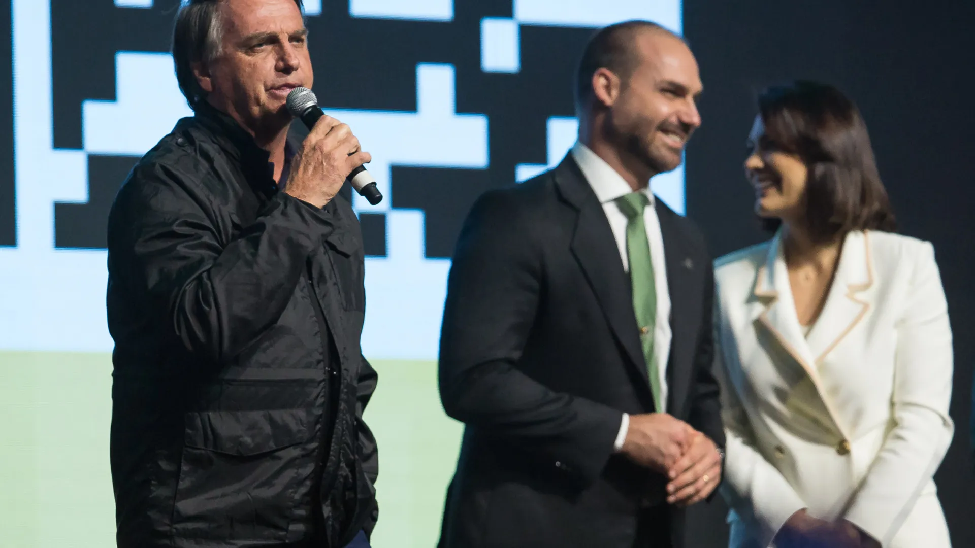 Conflitos na Família Bolsonaro Agitam o PL e Ameaçam Alianças para 2026