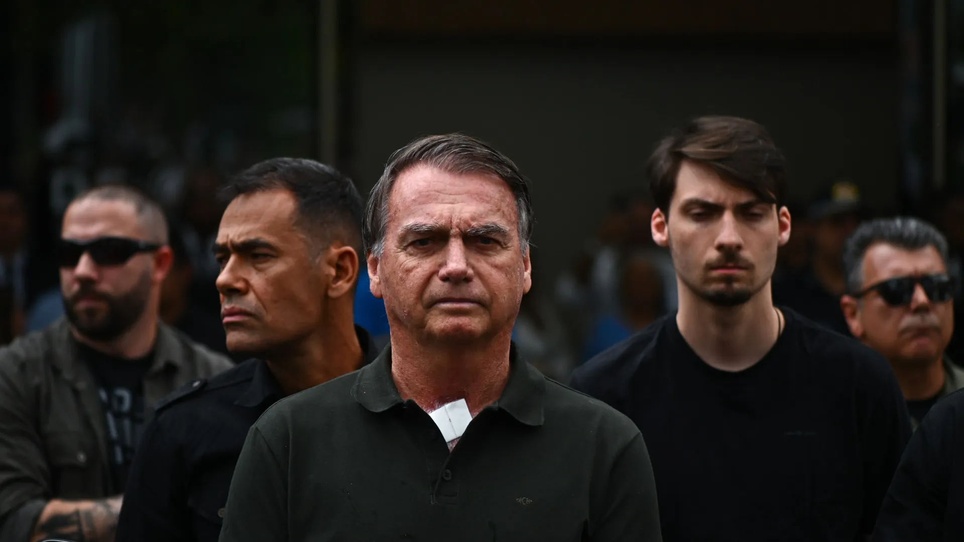 Bolsonaro só poderá solicitar semiaberto a partir de 2033, aponta Justiça