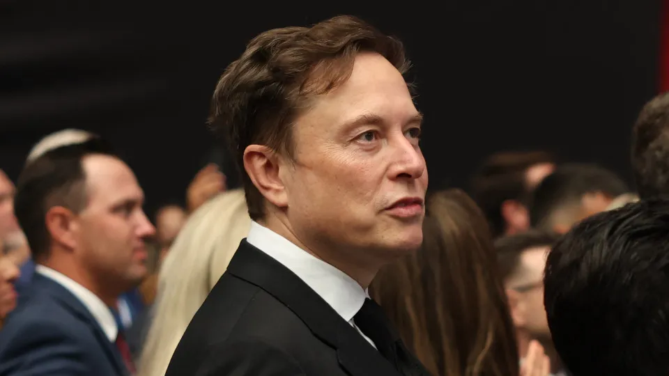 Tesla aprova bônus recorde para Elon Musk que pode torná-lo o primeiro trilionário