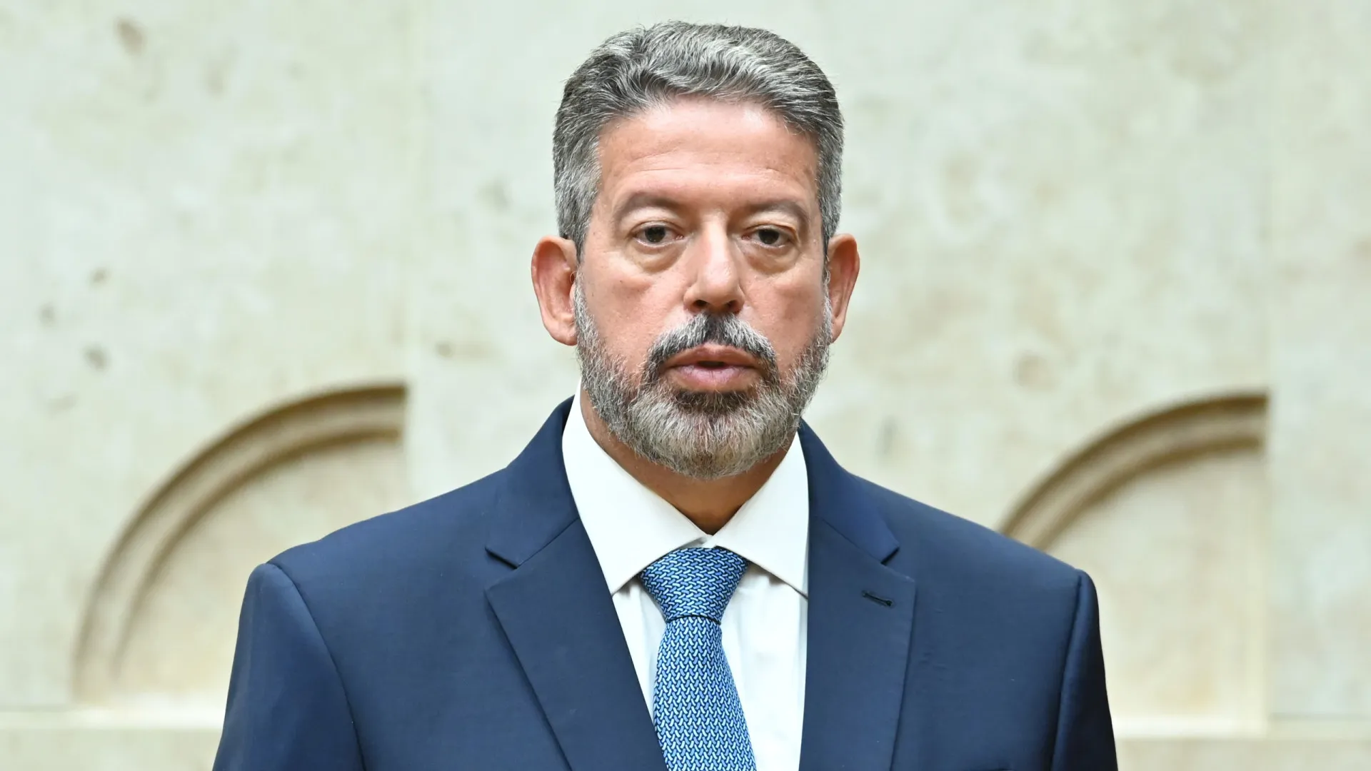 Arthur Lira se fortalece em ato do governo Lula sobre Imposto de Renda