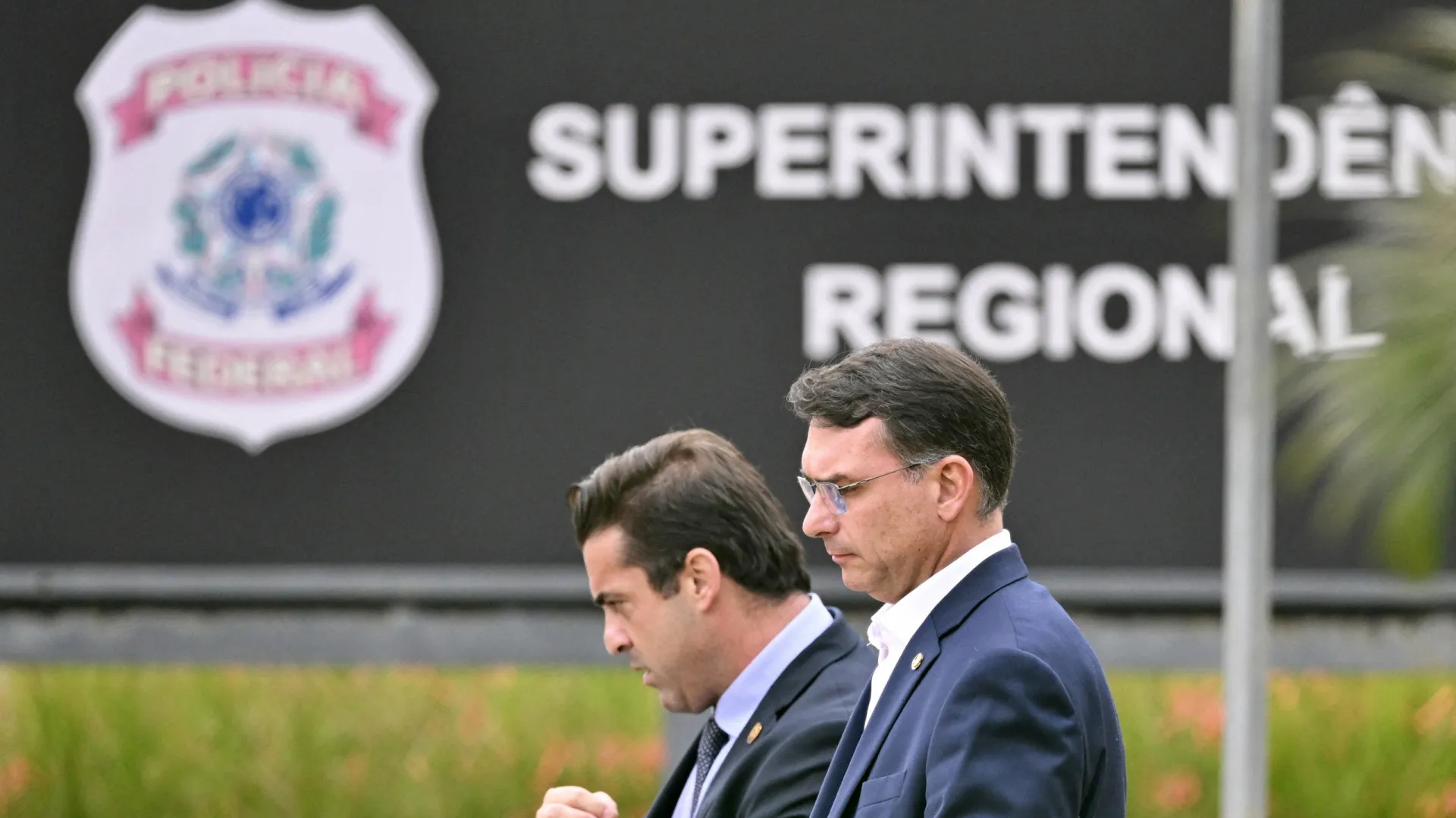 Flávio Bolsonaro revela pedidos de anistia a Motta e Alcolumbre