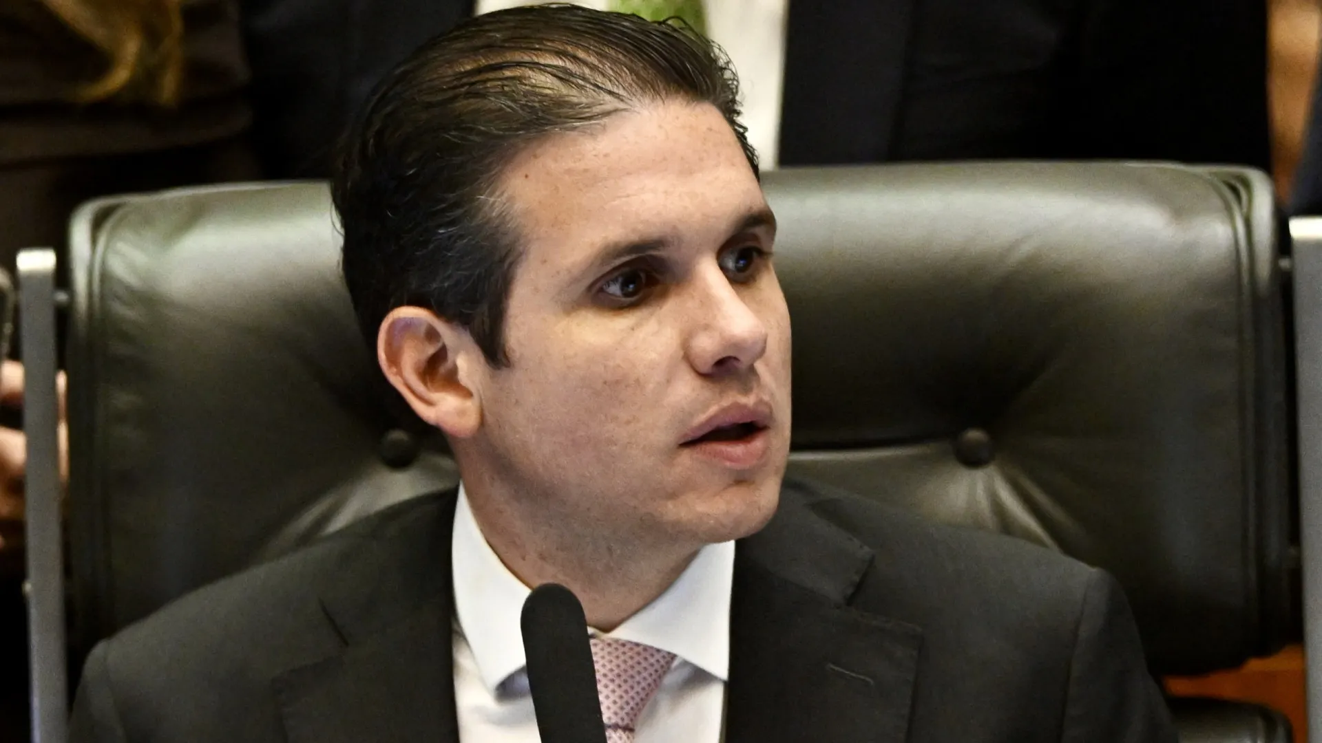 TCU arquiva denúncia contra Hugo Motta por contratação de funcionárias fantasmas