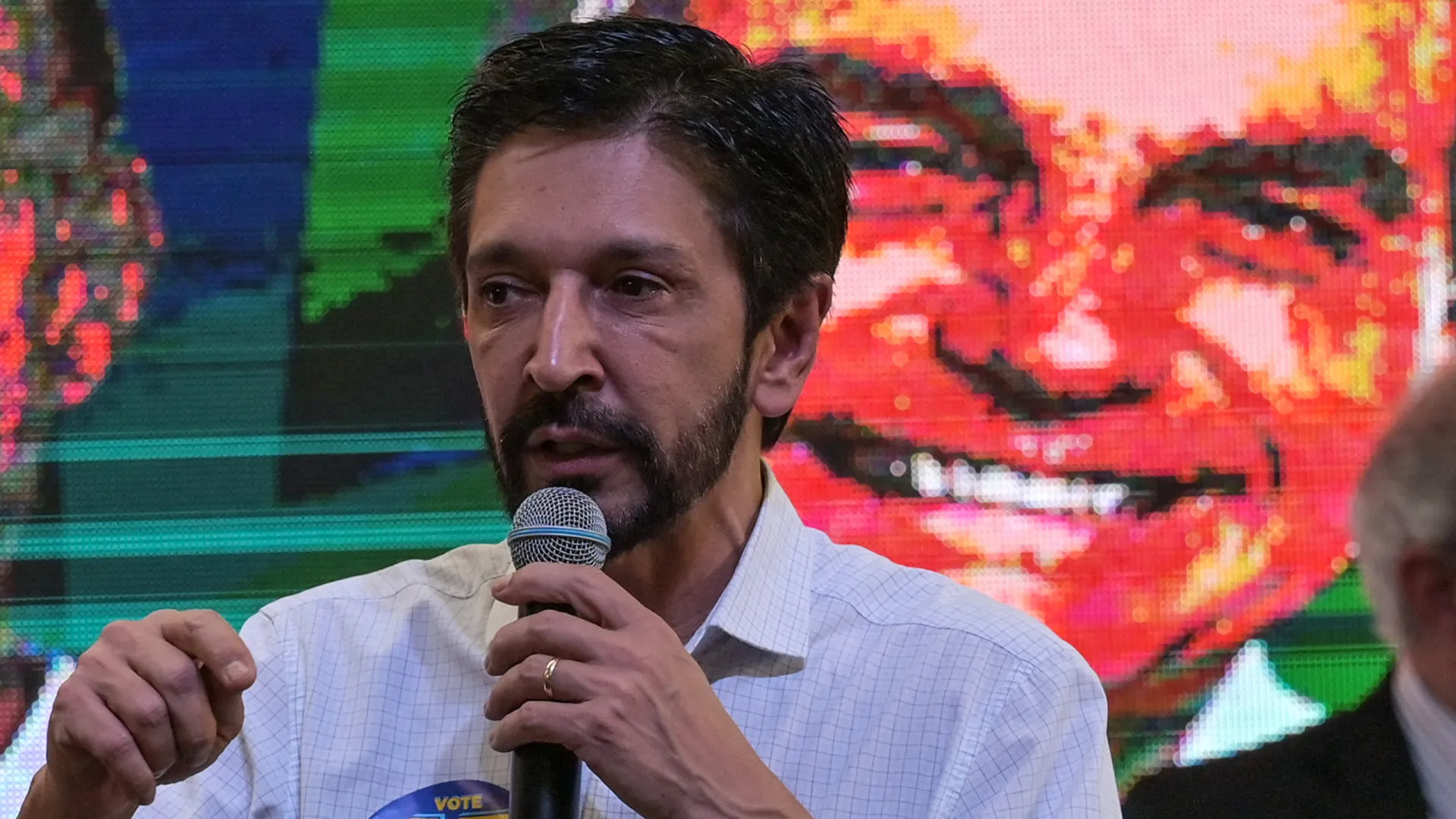 Prefeito Ricardo Nunes busca apoio em Brasília para restringir mototáxis em SP