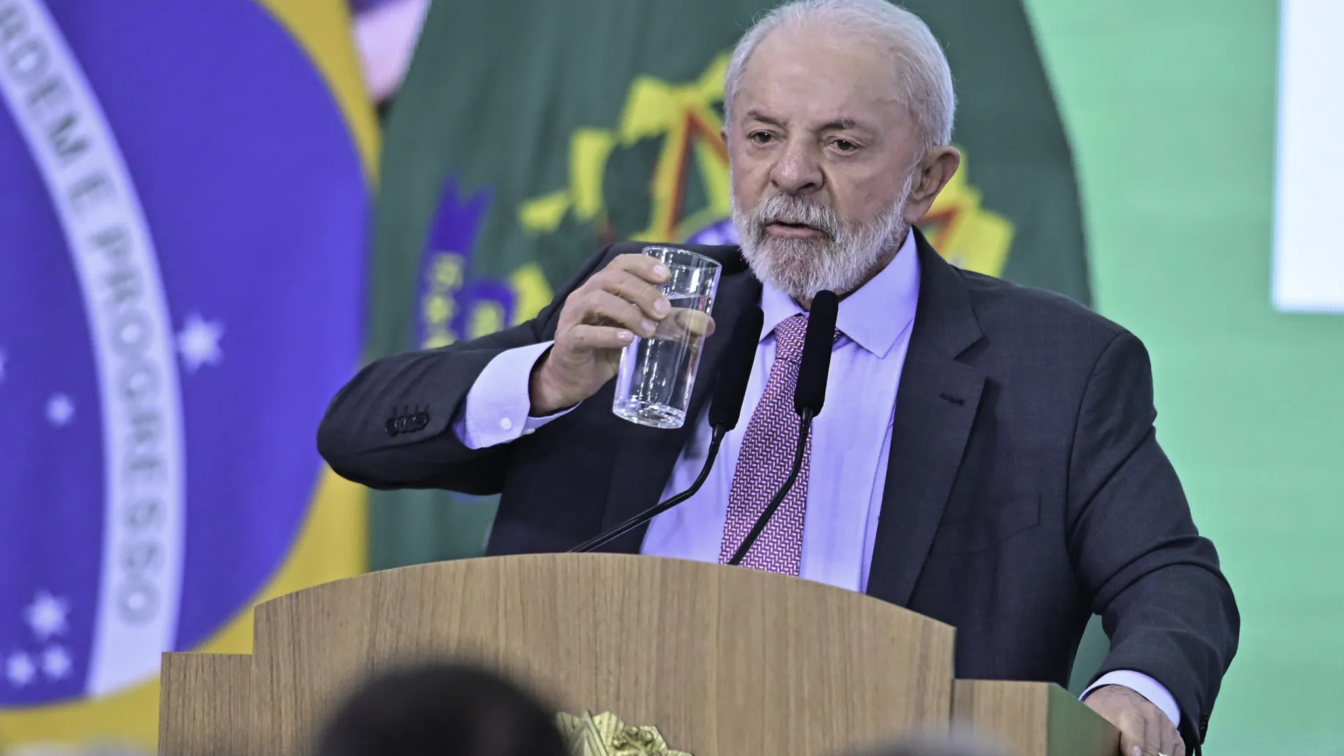 Lula em Dificuldades Após Megaoperação Letal no Rio de Janeiro