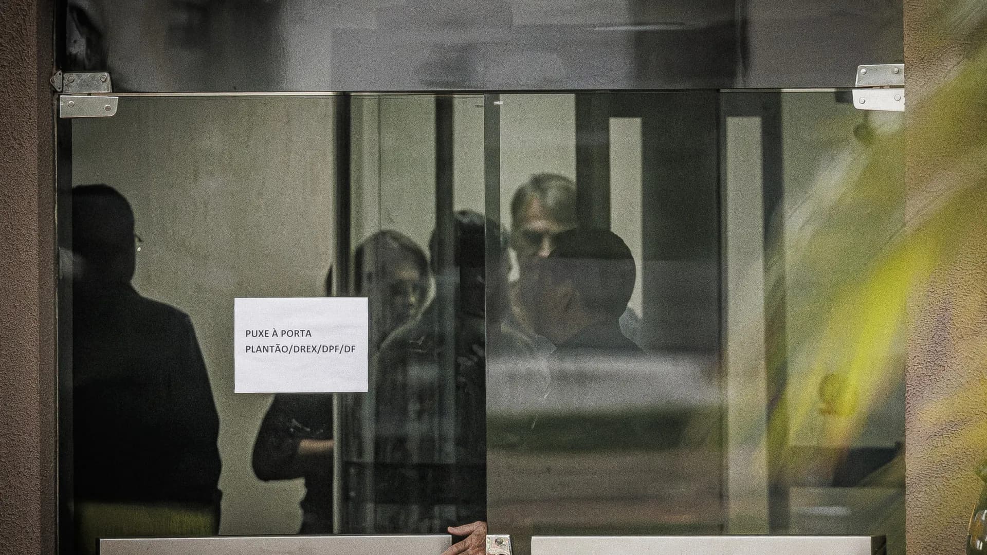 Defesa solicita permanência de Bolsonaro em prisão domiciliar