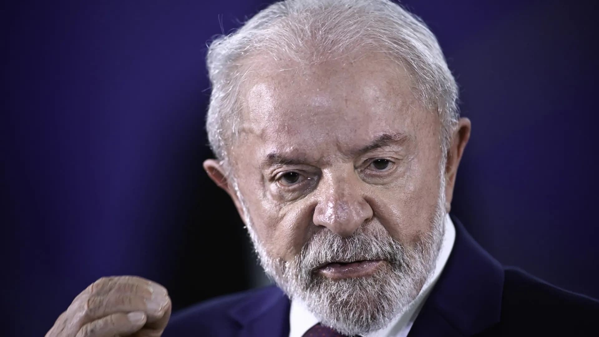Lula critica bombardeios dos EUA na Venezuela: 'Um ato inaceitável'