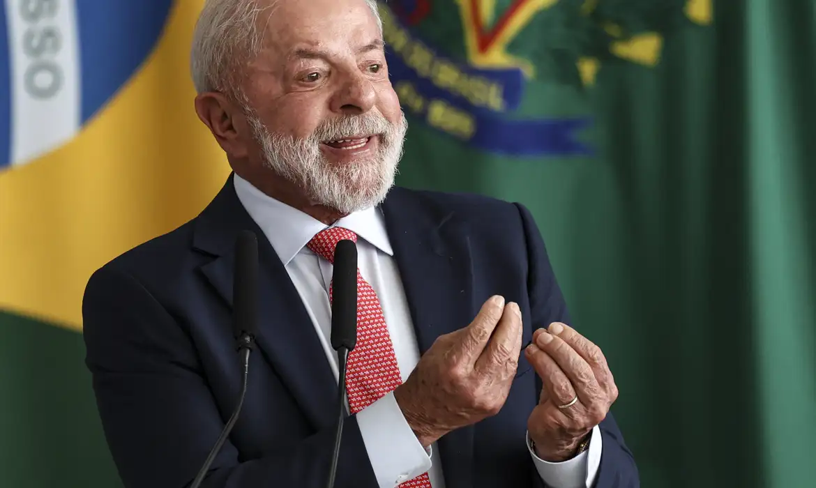 Lula: Democracia é uma construção contínua que deve ser protegida